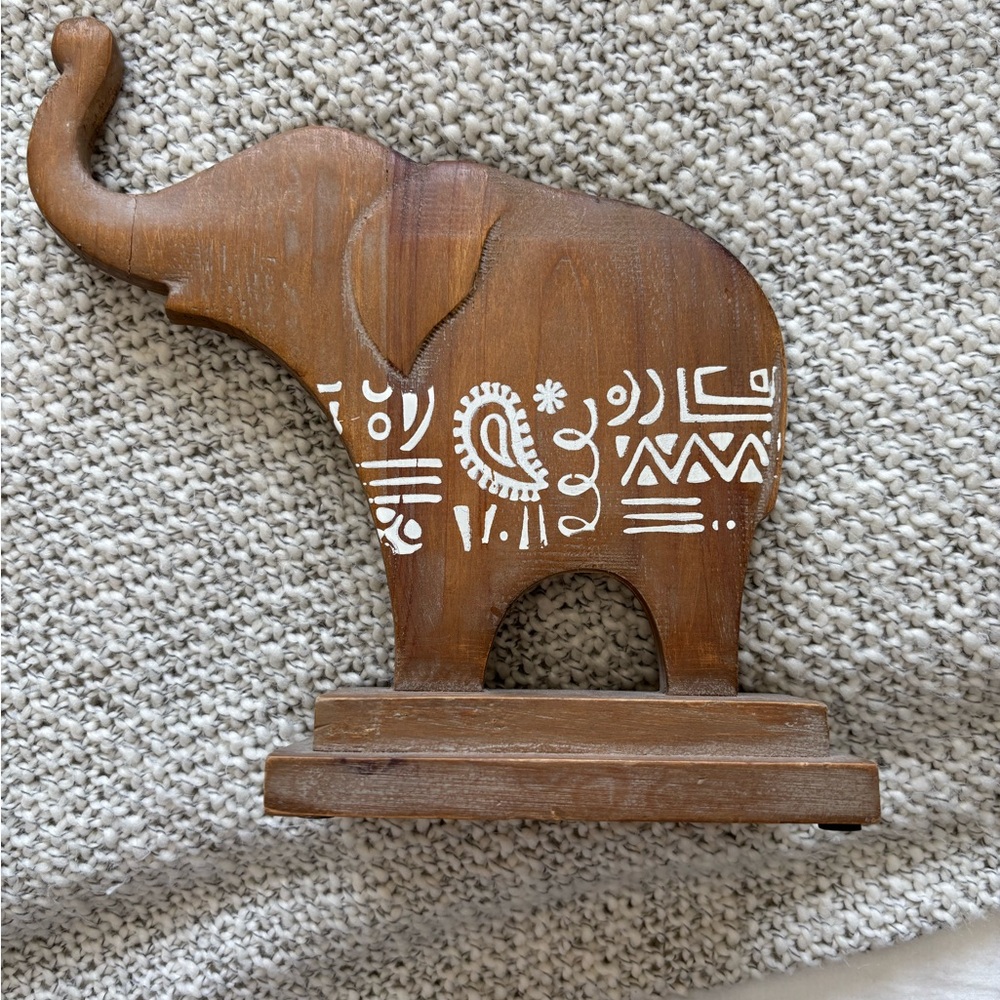 Wood elephant decor
